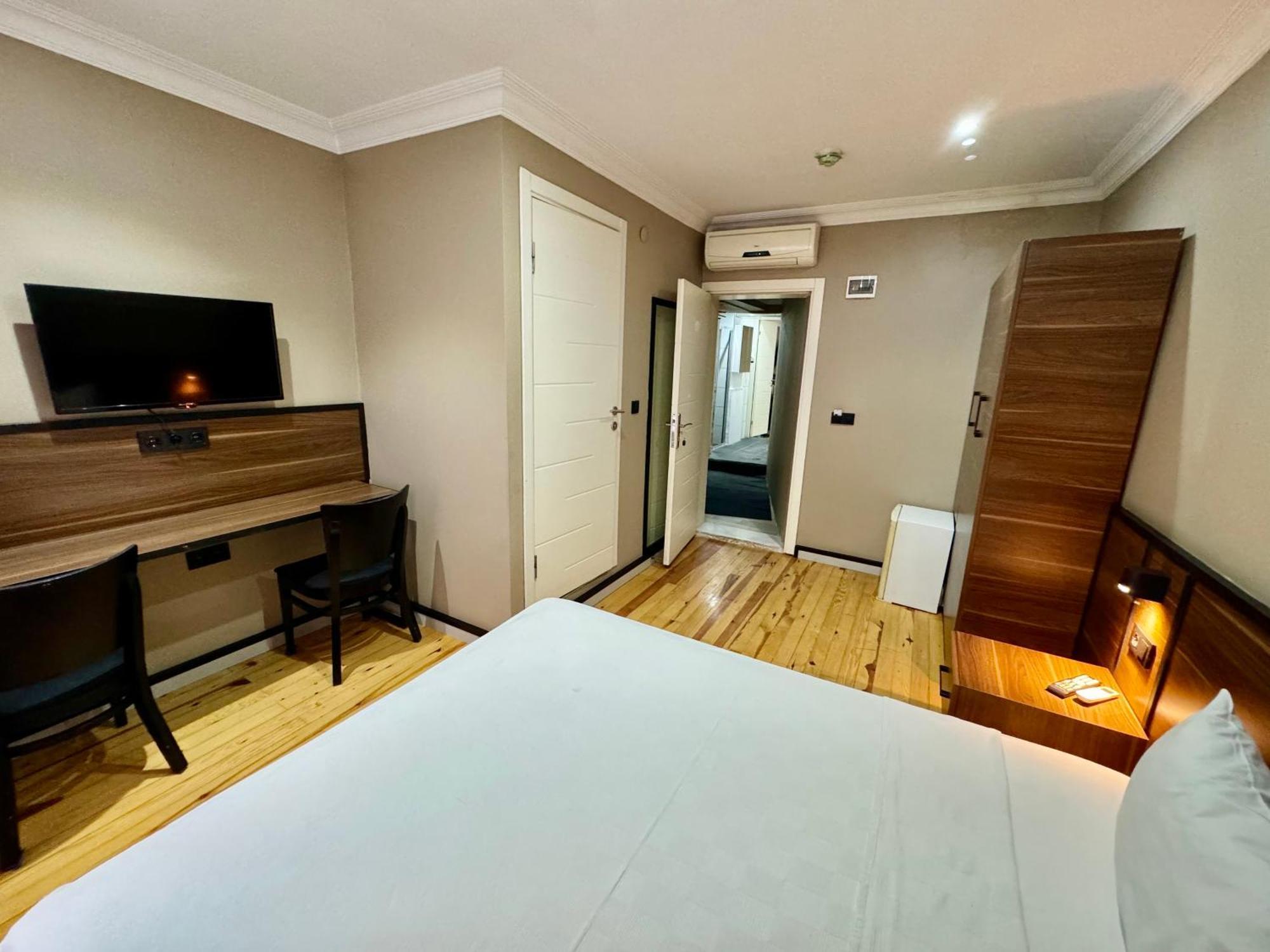 Aram Kerasi Rooms Istanbul Exterior photo